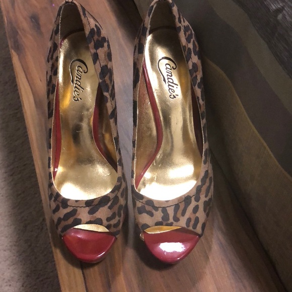 Leopard and red heels - Picture 2 of 3